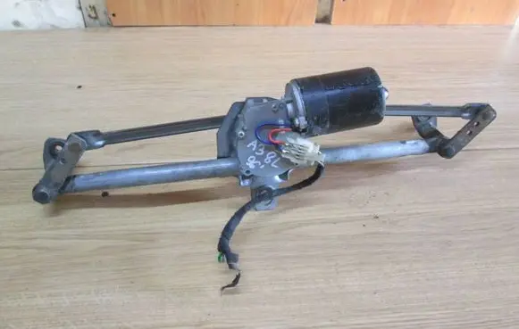 Audi A3 S3 8L Front wiper linkage and motor 1J0955623