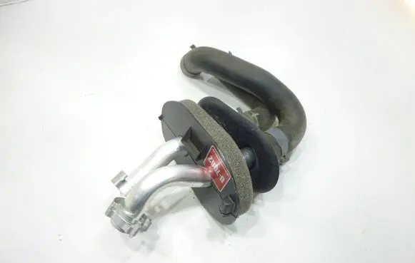 Engine coolant pipe/hose