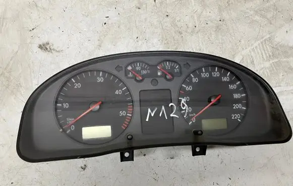 Volkswagen PASSAT B5 Speedometer (instrument cluster) 3B0919861J 110008793023