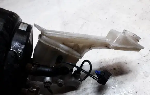 Mazda Premacy Master brake cylinder