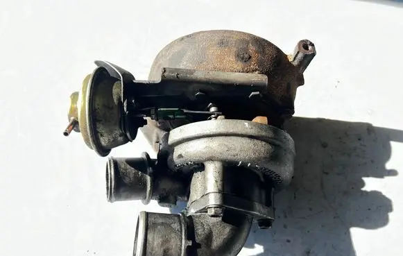Nissan Patrol Y61 Turbo 14411VC200 EK0162J 7237392