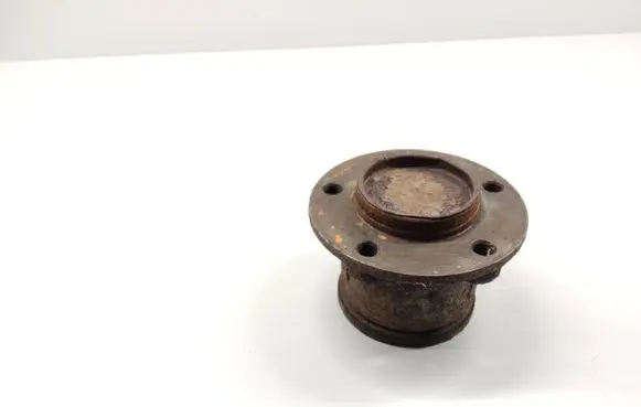 Nissan NV400 Rear wheel hub spindle/knuckle 