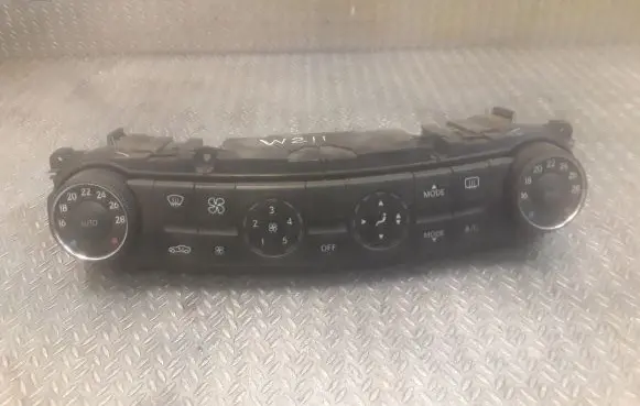 Mercedes-Benz E W211 Interior fan control switch 2118300490