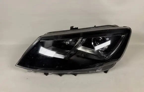 Seat Alhambra (Mk2) Headlight/headlamp 7N5941751