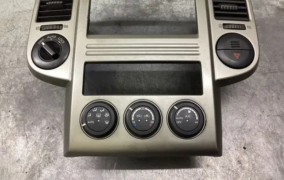 Nissan X-Trail T30 Climate control unit 27500ES71A 68260EQ100 68751EQ000