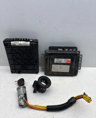 Renault Scenic I Engine ECU kit and lock set 7700114970 S110030030 770011047