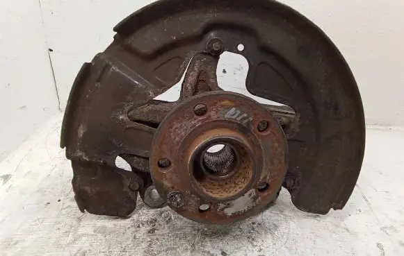 Volvo V70 Front wheel hub spindle knuckle