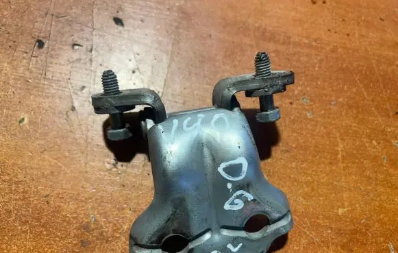 Volvo S40, V40 Rear door lower hinge