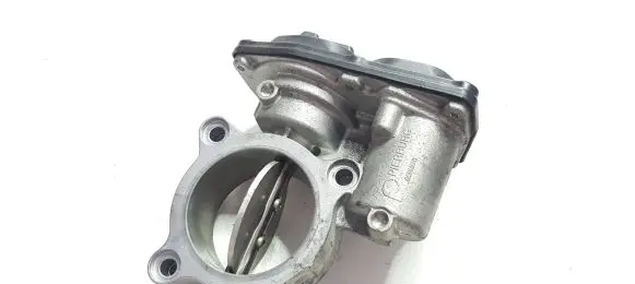 BMW 1 E82 E88 Throttle valve 7810752