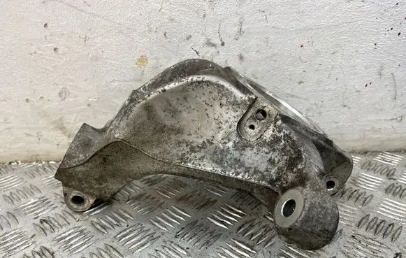 Nissan Qashqai J12 Front wheel hub spindle knuckle 400146RA0A