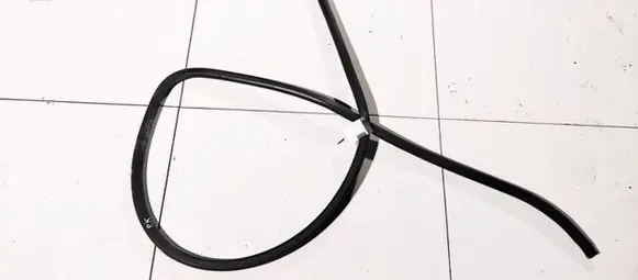 Lexus IS 220D-250-350 Rubber seal front coupe door 