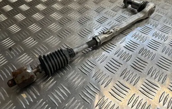 Porsche Cayenne (9Y0 9Y3) Steering tie rod 9Y0423811