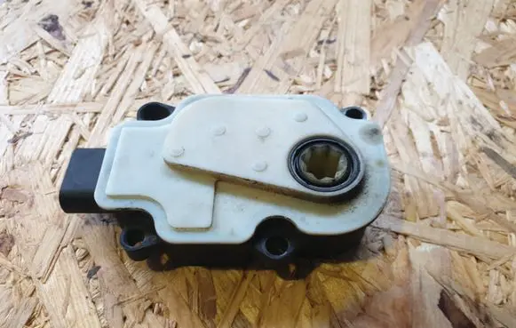Tesla Model S Electric engine pre-heating system (optional) A24011023112 110485401 14157232313