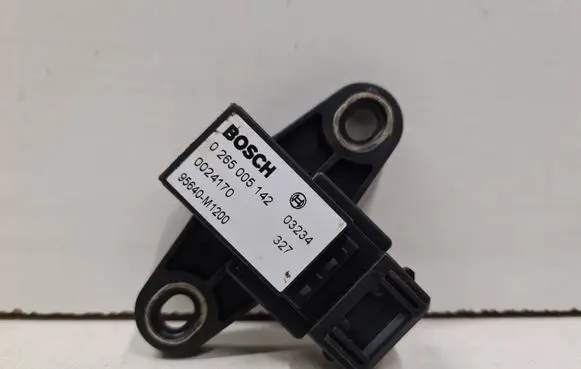 KIA Sorento Airbag deployment crash/impact sensor 0265005142 95640M1200 0024170