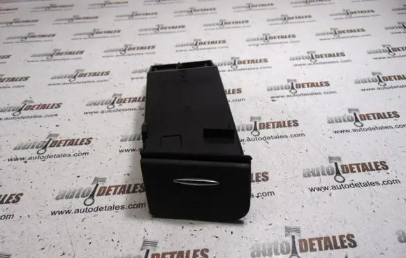Mercedes-Benz E W211 Dashboard storage box/compartment A2116802052