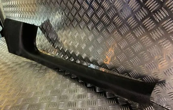Front sill trim cover