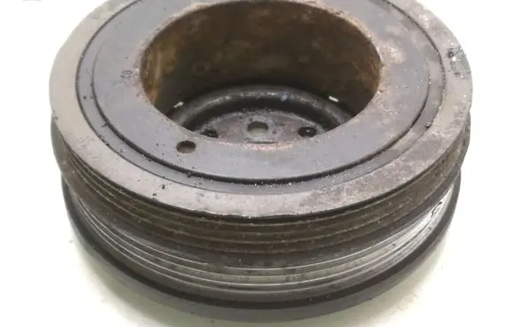 Volkswagen PASSAT B5 Crankshaft pulley 028105243Q