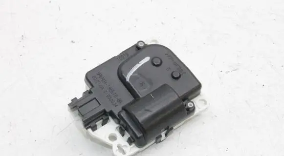 Nissan Pathfinder R51 Air flap motor/actuator VP6NEH19E616BA