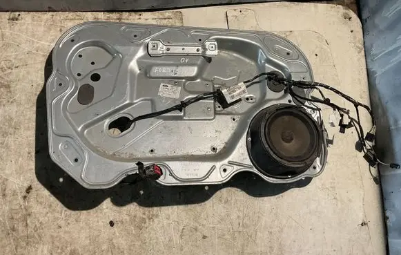 Ford Focus C-MAX Front window lifting mechanism without motor 994756105