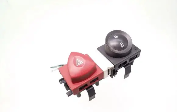 Renault Megane II Hazard light switch 8200095493 8200109723 8200107808