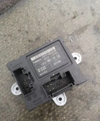 Ford Fiesta Door control unit/module CV1T14B533AF