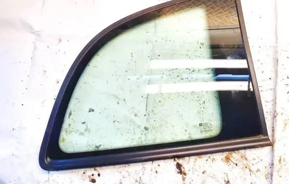 Opel Zafira A Rear side window