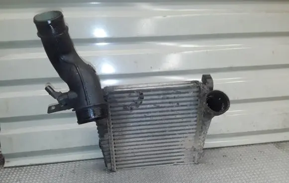 Audi Q7 4L Intercooler radiator 7L0145803C