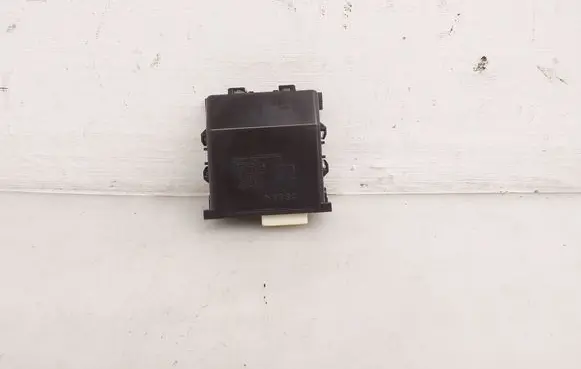 Lexus ES 300h (7th Gen) Door central lock control unit/module 8597033020 0515004510