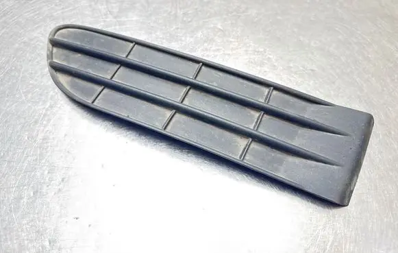 Volvo S40 Front bumper lower grill 30744921 BP8BB