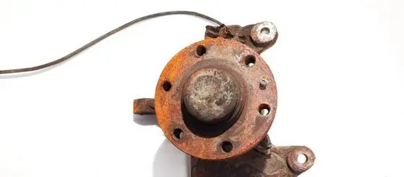Iveco Daily 30.8 - 9 Front wheel hub