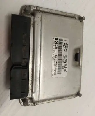 Volkswagen Golf IV Engine control unit/module 038906019AT 28SA5595 0281010974
