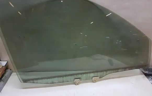 Nissan X-Trail T30 Front windscreen/windshield window 