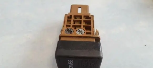 Subaru Legacy Cruise control switch 