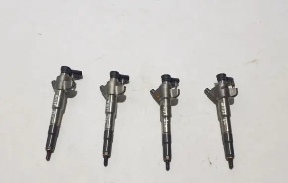 Renault Master III Fuel injector 166009567R
