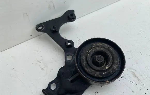 Toyota Avensis T220 Power steering belt tensioner 