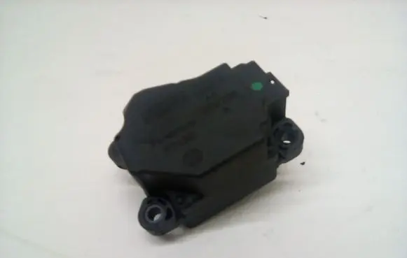 Volvo S80 Coolant heater control valve 6G9N19E616AA 060706A