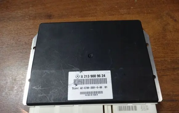 Mercedes-Benz E W213 Trunk lid opening control unit A2139009624