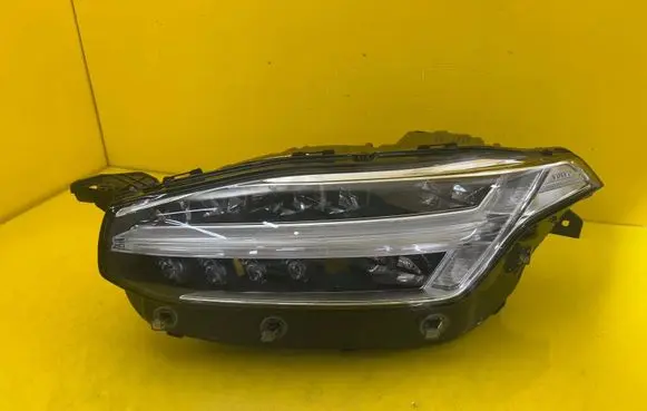 Volvo XC90 Headlight/headlamp 31655157