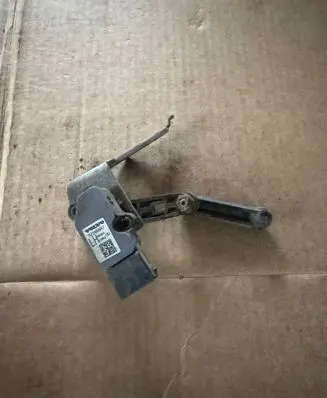 Volvo XC90 Rear air suspension level height sensor 32246987
