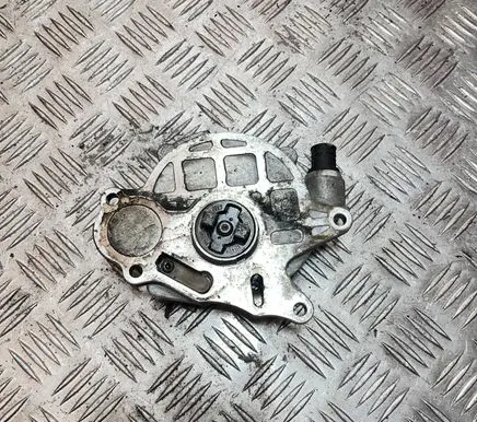 Volkswagen PASSAT B6 Vacuum pump 03L145100F