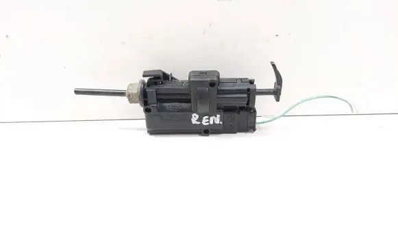 Renault Megane II Fuel tank cap lock motor 8200305732