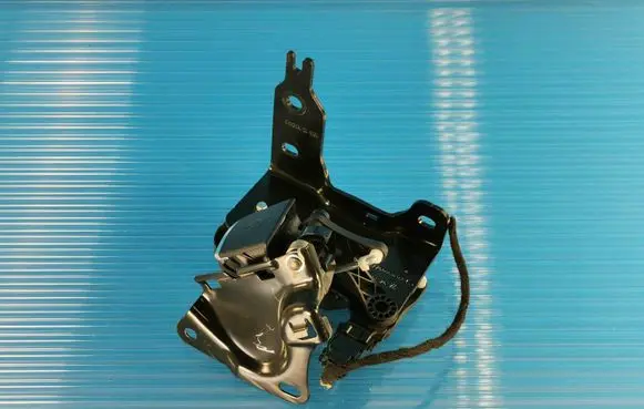 Mercedes-Benz E W212 Seat back rest lock catch A21292092009051 1831510003