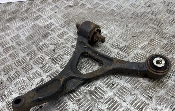 Volvo XC90 Front lower control arm/wishbone