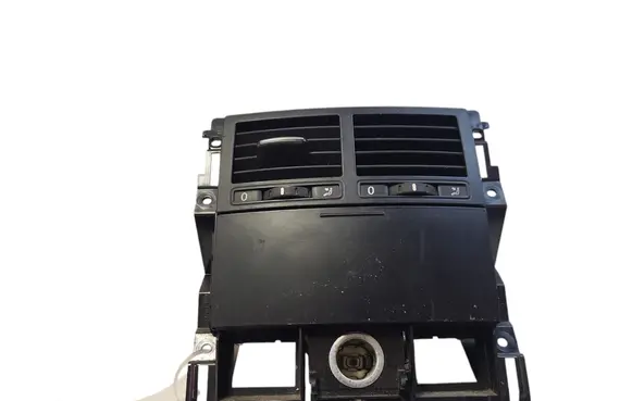 Volkswagen Touareg I Rear air vent grill 7L6819203