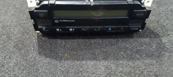 Volkswagen PASSAT B5 Climate control unit 5hb00761700 1j1907044