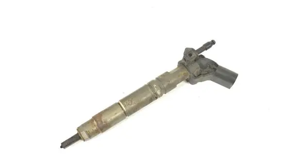 Volvo XC70 Fuel injector A6420701987