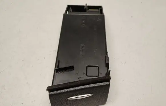 Mercedes-Benz E W211 Glove box A2116802652