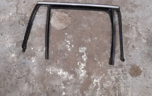 Mercedes-Benz GLC X253 C253 Rubber seal rear door window/glass 2537350425 2537350282