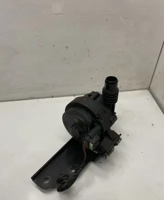 BMW X4M F98 Electric auxiliary coolant/water pump 8679885
