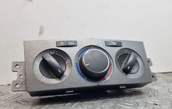 Opel Antara Climate control unit 95261985